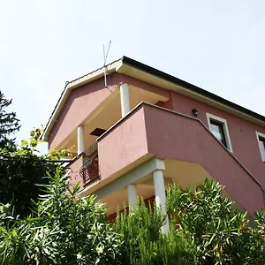 Menderi Hills Appartamento